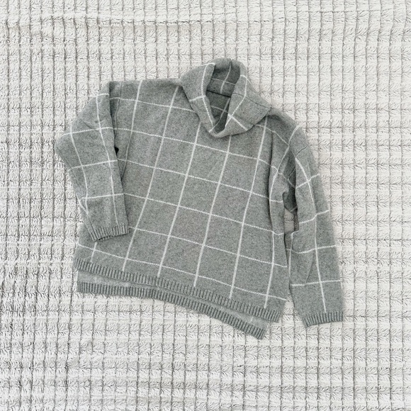 Boutique Gray Windowpane Turtleneck - Picture 1 of 3